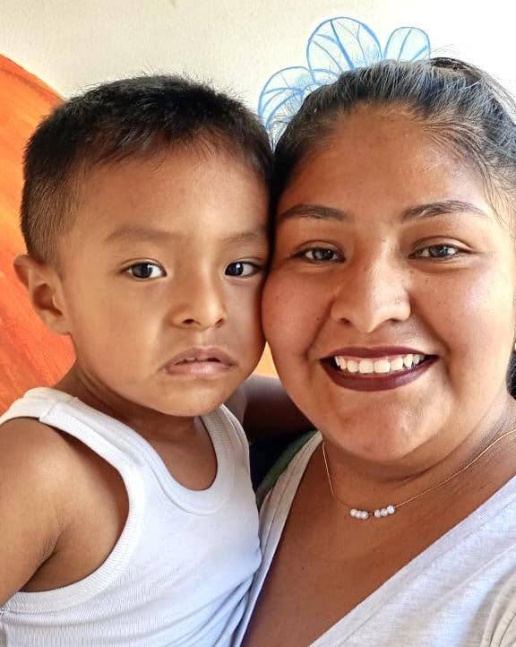 Mamá e hijo en Chiquitines